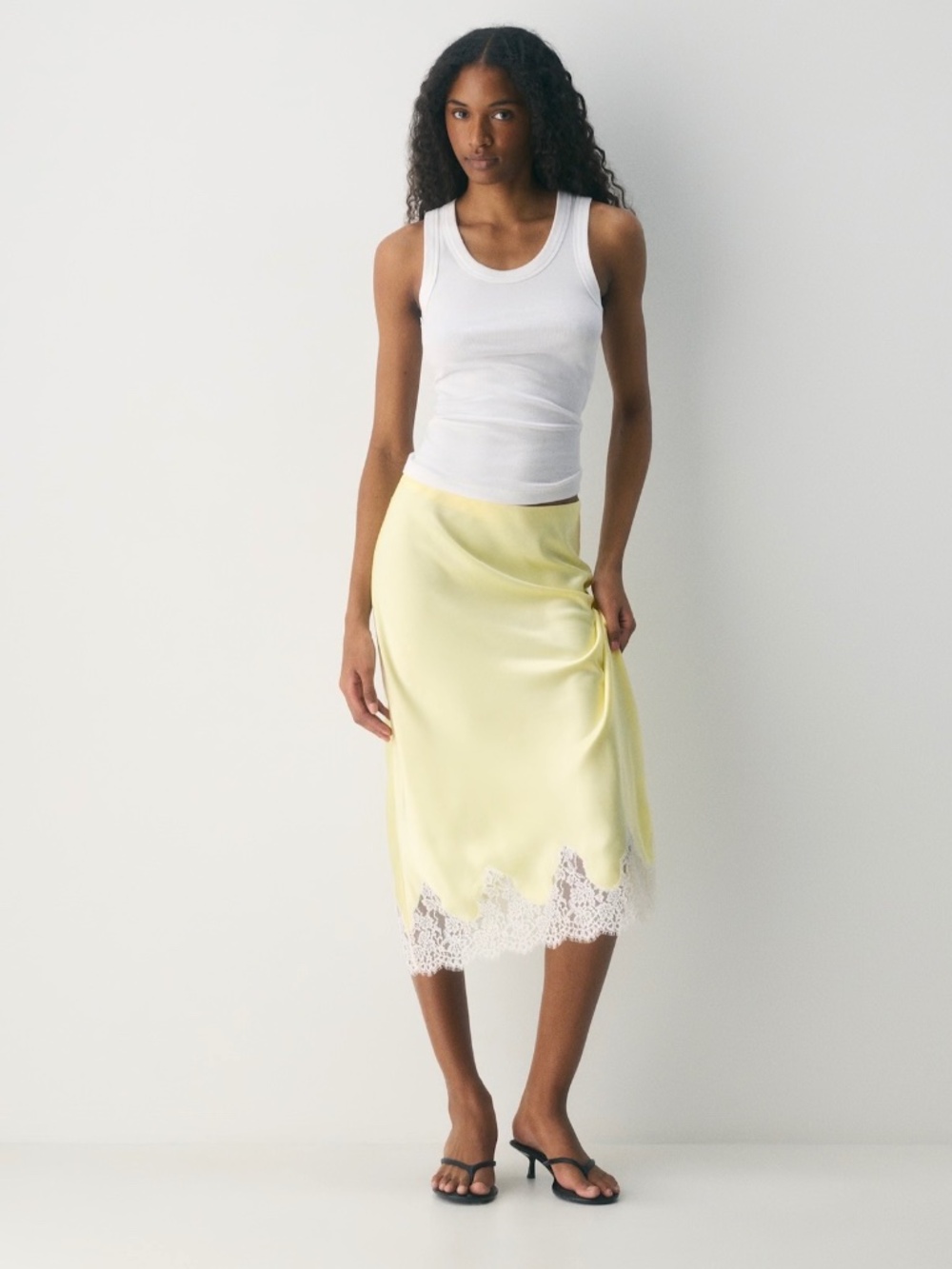 NWOT  ARITZIA x WILFRED - Henrietta Satin Midi Skirt (lemonade/birch), Small